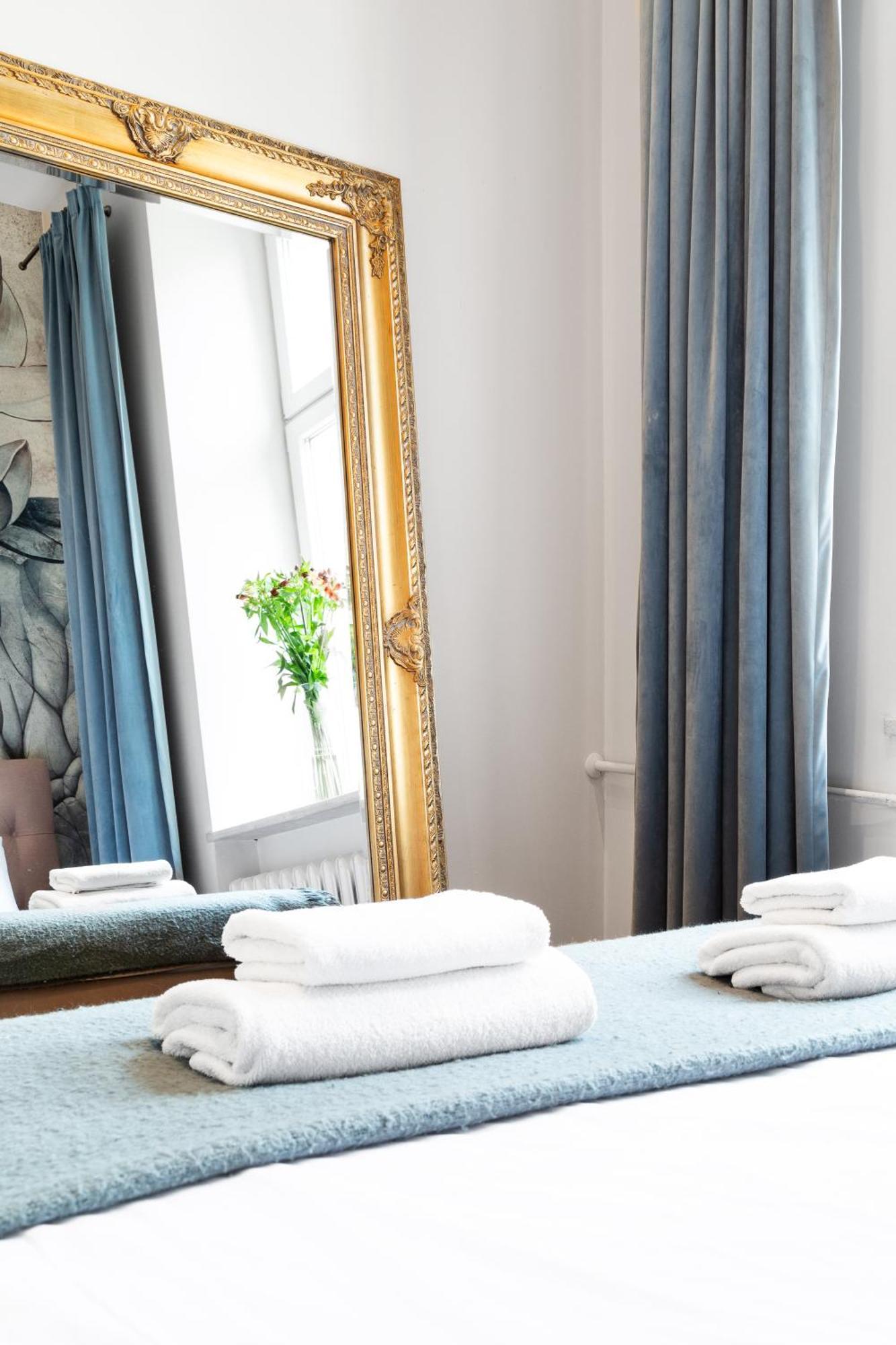 Househost Apartment: Lazarza Street Krakow Dış mekan fotoğraf
